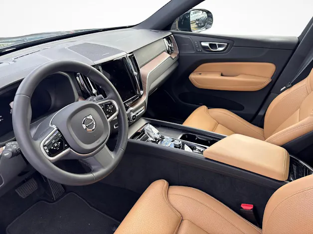VOLVO XC60 2.0 B6 MH Ultimate Dark AWD