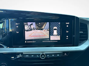https://vehicle.imgix.net/4365392/efa0fd8f-91b5-456b-aa4e-2ff912442c42.jpg