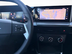 https://vehicle.imgix.net/4365403/35e47808-ec5b-4f5c-b874-f9a7e736a72a.jpg