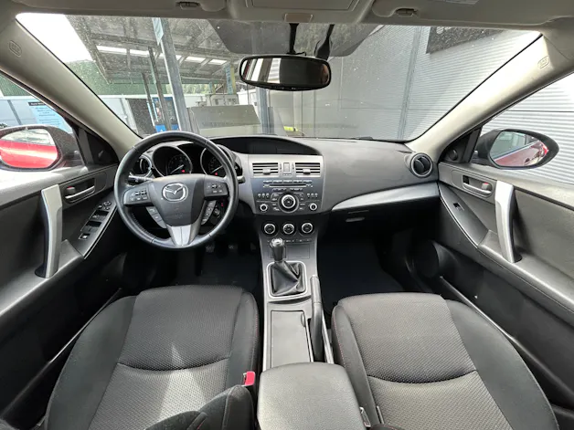 Mazda 3 Hatchback 1.6 Red Edition