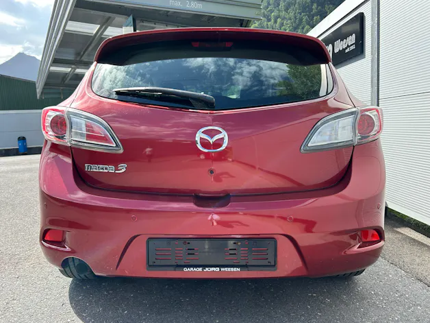 Mazda 3 Hatchback 1.6 Red Edition