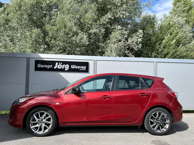 Mazda 3 Hatchback 1.6 Red Edition