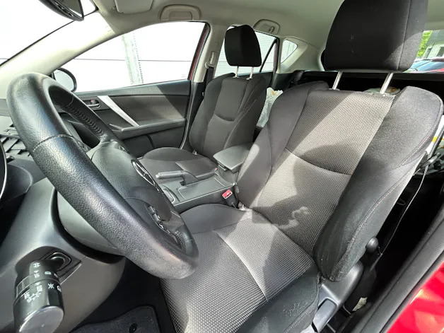 Mazda 3 Hatchback 1.6 Red Edition