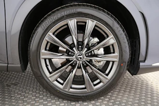 https://vehicle.imgix.net/4365467/13dae48a-d1b4-4af8-af4a-dc8f69696bdb.jpg