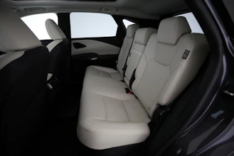 https://vehicle.imgix.net/4365467/ad2f9c58-a8d7-480e-931f-c5970028fec4.jpg