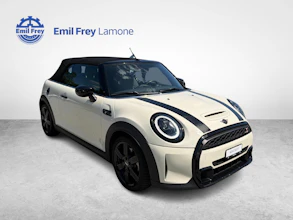 https://vehicle.imgix.net/4365564/6c240664-b618-43a8-bf55-163a365e86bd.jpg