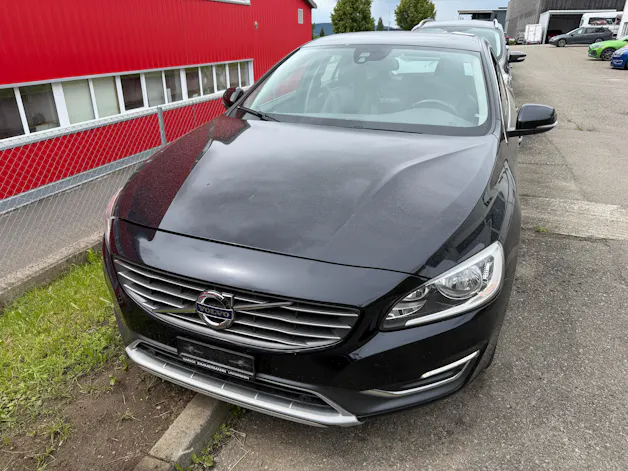 Volvo V60 2.4 D4 Family Ed. AWD