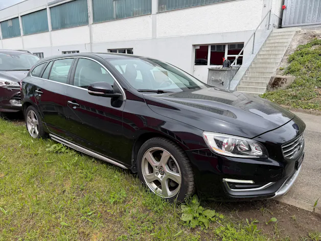 Volvo V60 2.4 D4 Family Ed. AWD