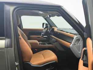 Land Rover Defender 90 3.0 D I6 300 SE