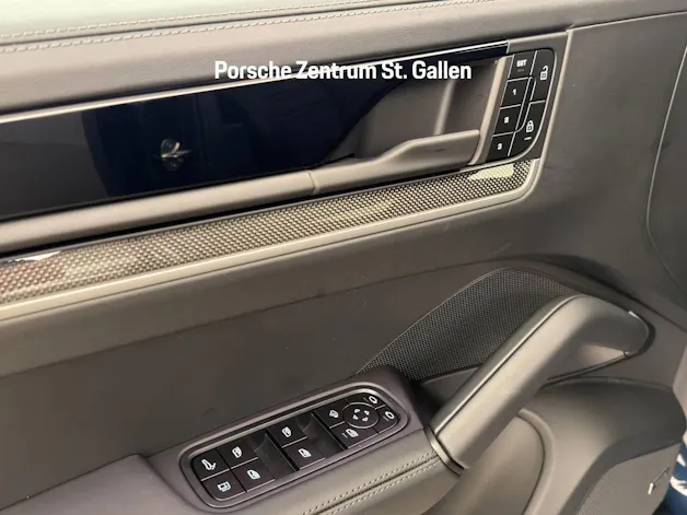 Porsche Cayenne E-Hybrid Coupé Black Edition
