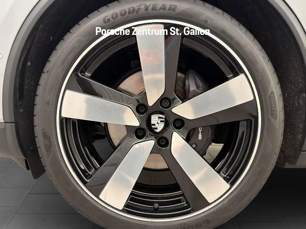 Porsche Macan 4