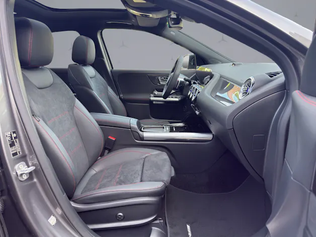 Mercedes-Benz GLA 250 Swiss Star AMG Line 4matic