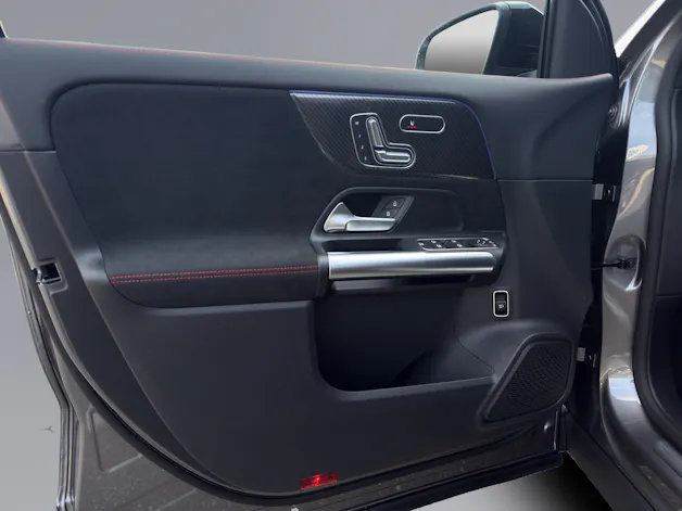 Mercedes-Benz GLA 250 Swiss Star AMG Line 4matic