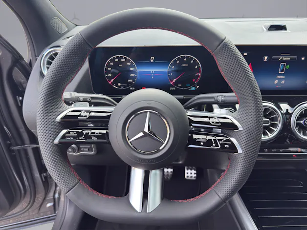 Mercedes-Benz GLA 250 Swiss Star AMG Line 4matic