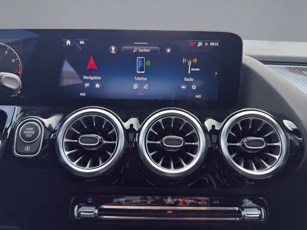 Mercedes-Benz GLA 250 Swiss Star AMG Line 4matic