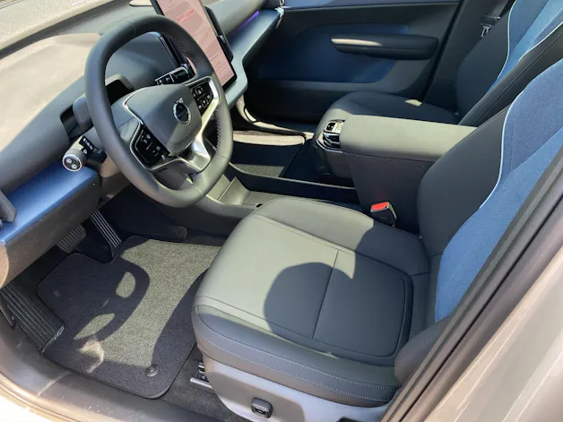 Volvo EX30 CC E60 Twin Performance AWD