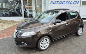 Lancia Ypsilon Platinum Automat mit MFK