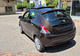 Lancia Ypsilon Platinum Automat mit MFK