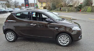 Lancia Ypsilon Platinum Automat mit MFK