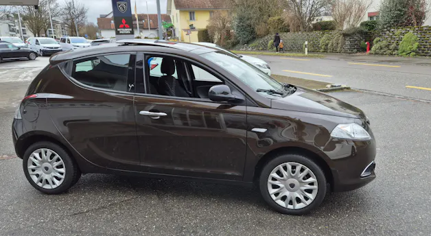 Lancia Ypsilon Platinum Automat mit MFK
