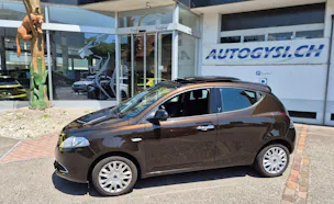 Lancia Ypsilon Platinum Automat mit MFK