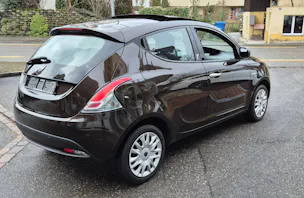 Lancia Ypsilon Platinum Automat mit MFK