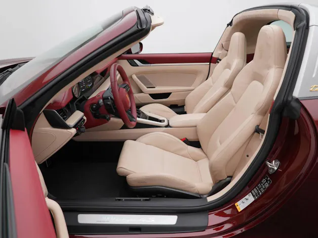 Porsche 911 Targa 4S Heritage Edition