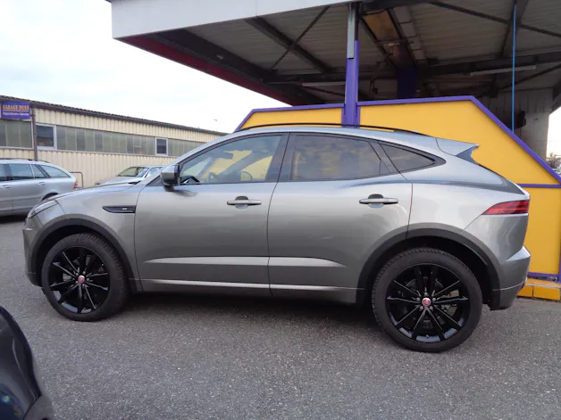 Jaguar E-Pace 2.0 P250 R-Dynamic SE AWD Automatik