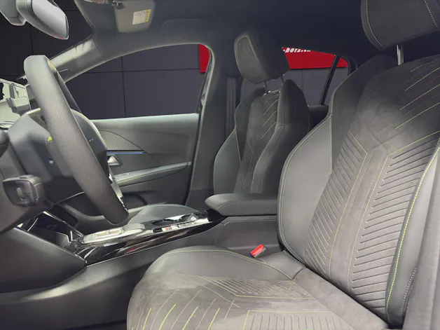 Peugeot 208 1.2 MHEV GT