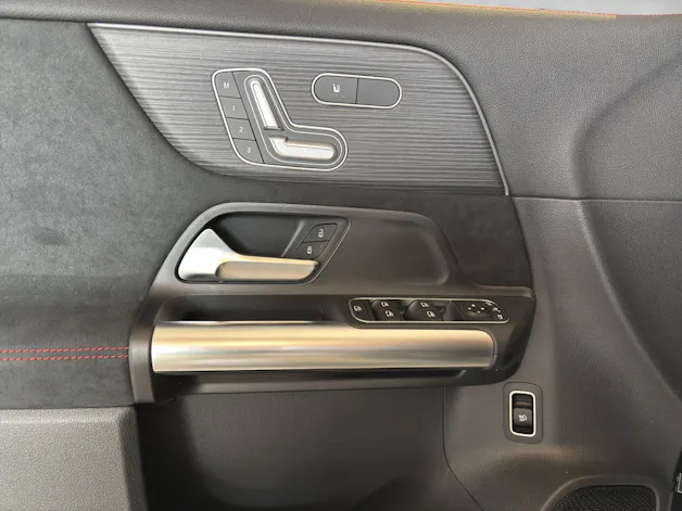 Mercedes-Benz GLA 250 4Matic 8G-DCT Swiss Star