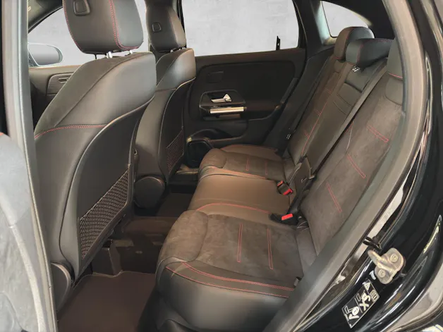 Mercedes-Benz GLA 250 4Matic 8G-DCT Swiss Star