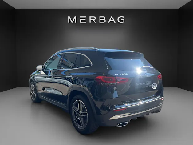 Mercedes-Benz GLA 250 4Matic AMG Line 8G-DCT