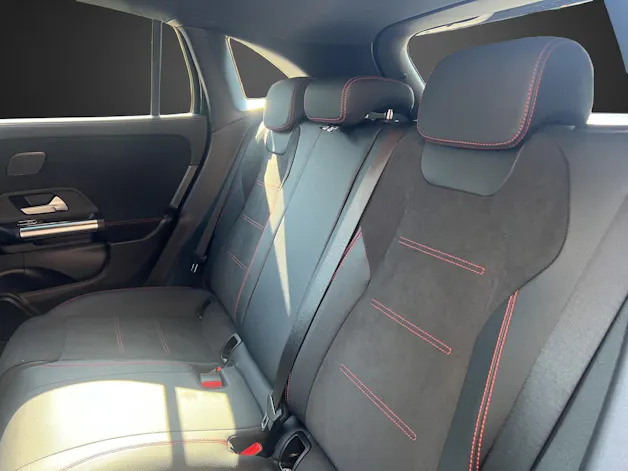 Mercedes-Benz GLA 250 4Matic AMG Line 8G-DCT