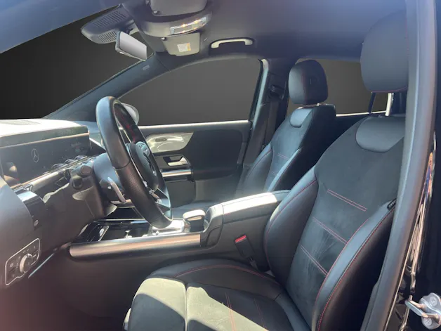 Mercedes-Benz GLA 250 4Matic AMG Line 8G-DCT