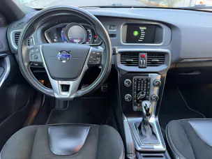 Volvo V40 2.0 T5 Momentum R-Design S/S