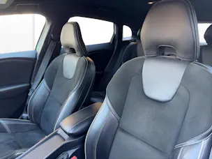 Volvo V40 2.0 T5 Momentum R-Design S/S