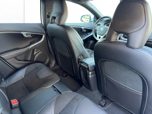 Volvo V40 2.0 T5 Momentum R-Design S/S