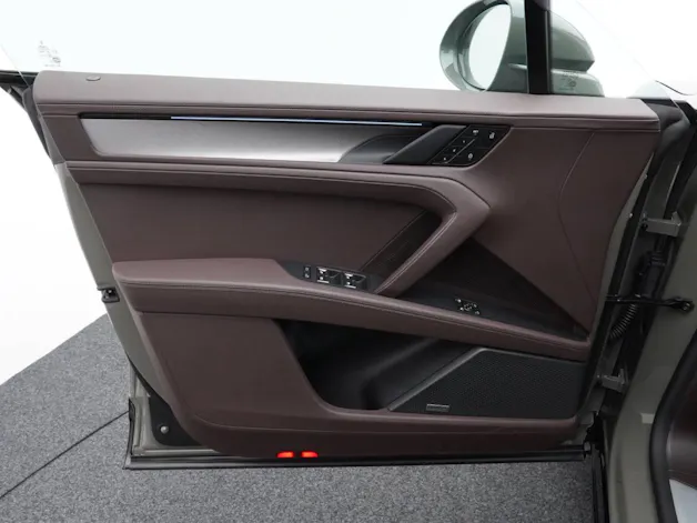 Porsche Cayenne S Electric