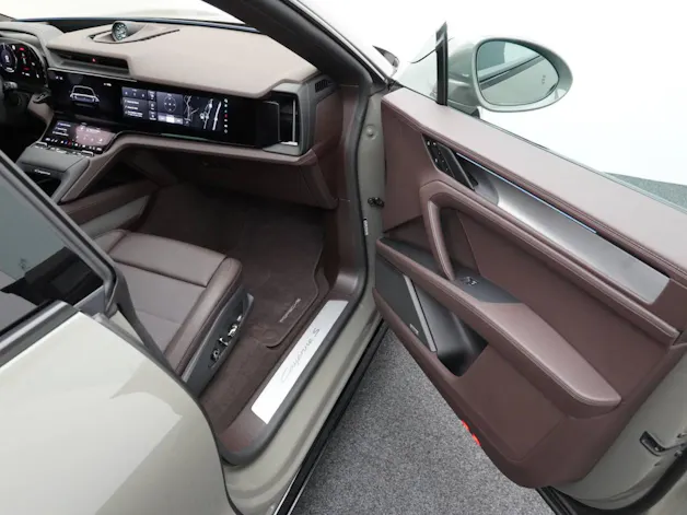 Porsche Cayenne S Electric