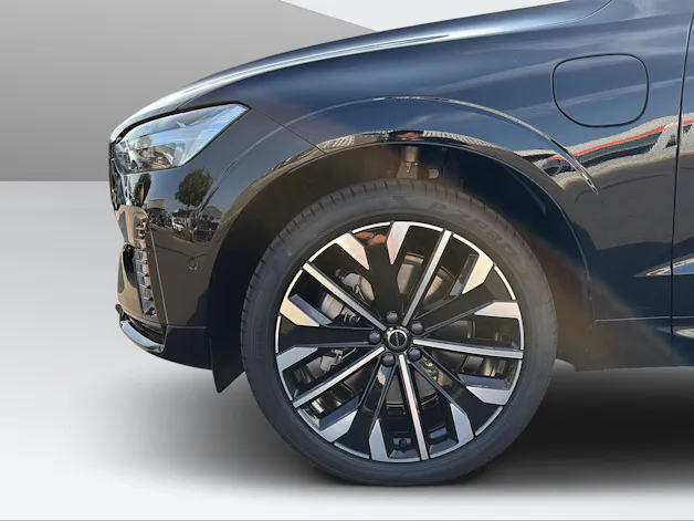 VOLVO XC60 T6 eAWD PluginHybrid Ultra Dark Geartronic