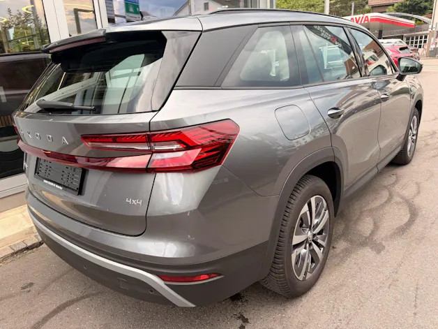 Škoda Kodiaq 2.0 TDI 193 PS 4x4 Selection *** 7 SITZER & TOP AUSSTATTUNG ***