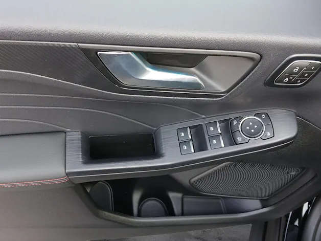 FORD Kuga 2.5 Hybrid ST-Line X 4x4 Black Edition