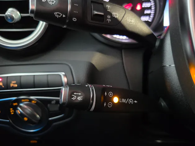 Mercedes-Benz GLC 300 AMG Line 4m