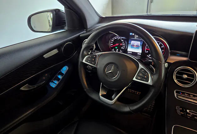 Mercedes-Benz GLC 300 AMG Line 4m