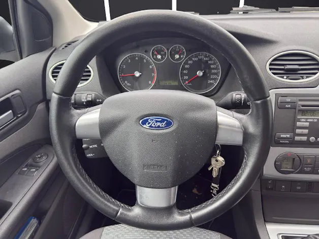 Ford Focus 1.8i Benzin Trend