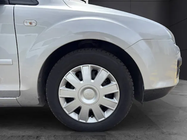 Ford Focus 1.8i Benzin Trend