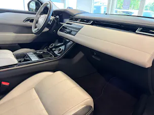 Land Rover Range Rover Velar R-Dynamic P 300 HSE | CH Fahrzeug | Panorama | Oyster | Luftfederung | Lückenlos Service |