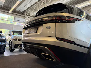 Land Rover Range Rover Velar R-Dynamic P 300 HSE | CH Fahrzeug | Panorama | Oyster | Luftfederung | Lückenlos Service |