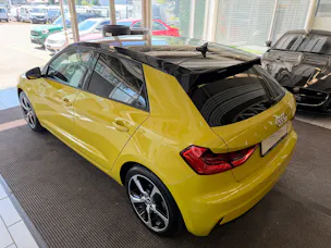 Audi A1 Sportback 35 TFSI advanced | CH Fahrzeug | Technikpaket LED | MMI Navi Plus | Kamera | Virtual Cockpit |