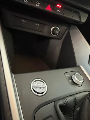 Audi A1 Sportback 35 TFSI advanced | CH Fahrzeug | Technikpaket LED | MMI Navi Plus | Kamera | Virtual Cockpit |